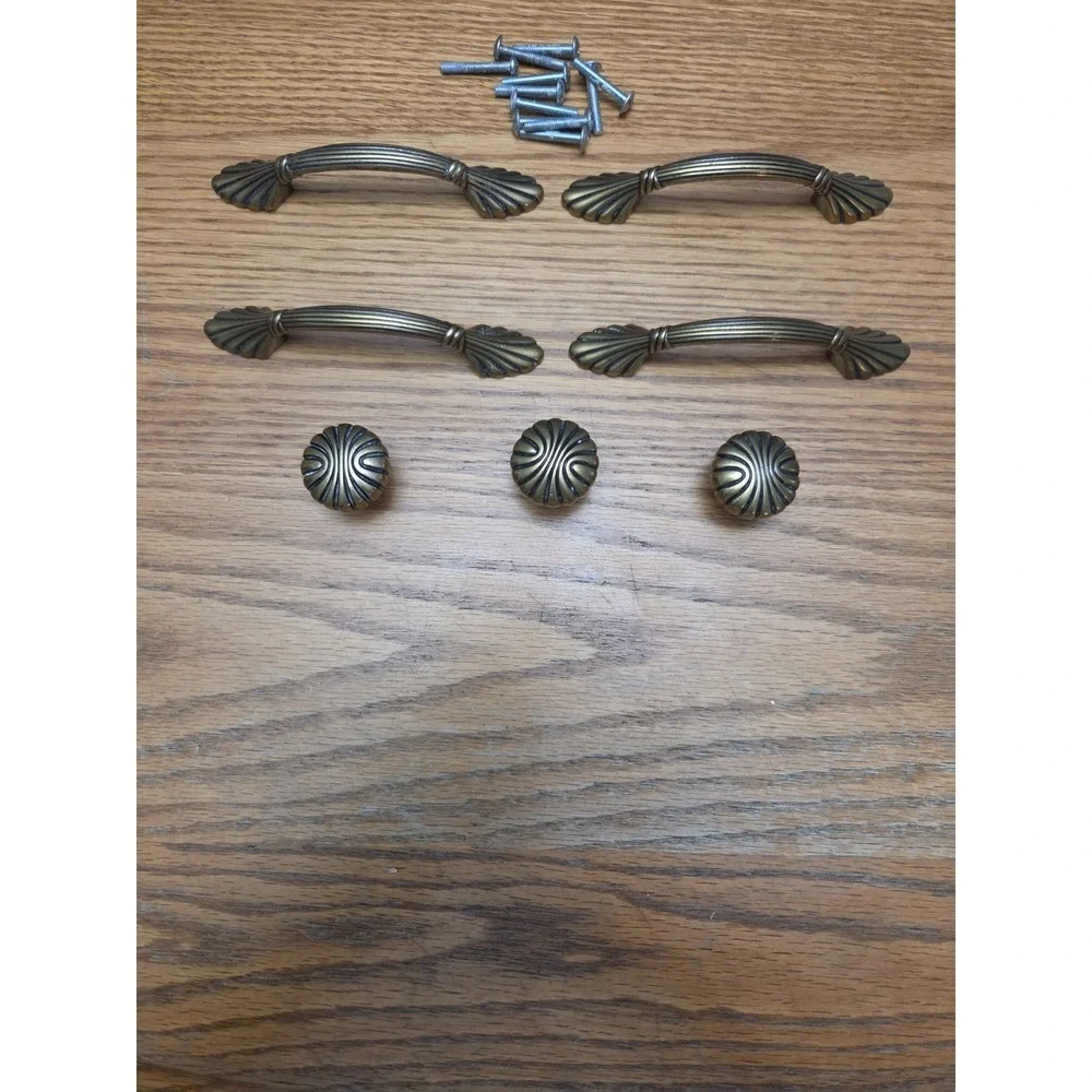 Amerock Vintage Natural Elegance Shell Cabinet Pulls/ Drawer Knobs /Handles Lot